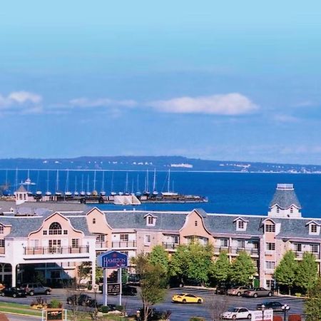 Hamilton Inn Select Beachfront Mackinaw City Exterior photo