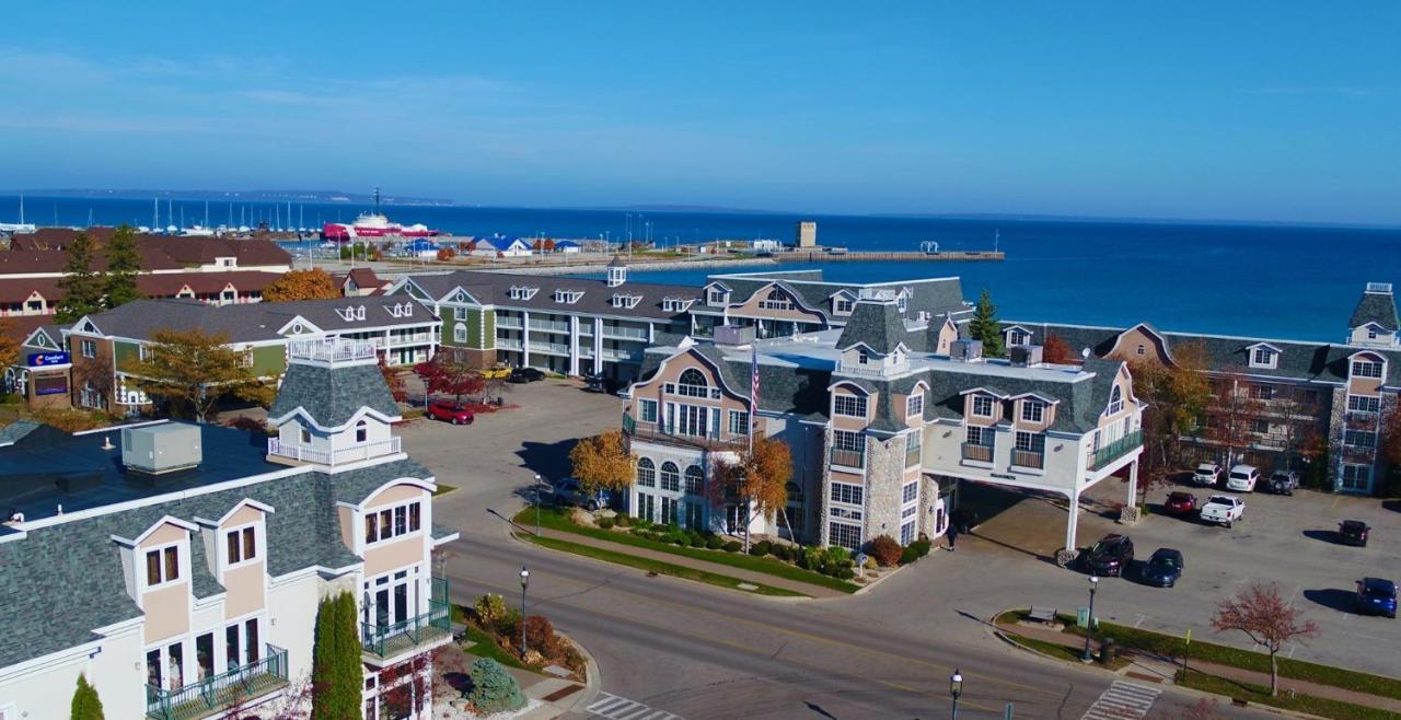 Hamilton Inn Select Beachfront Mackinaw City Exterior photo