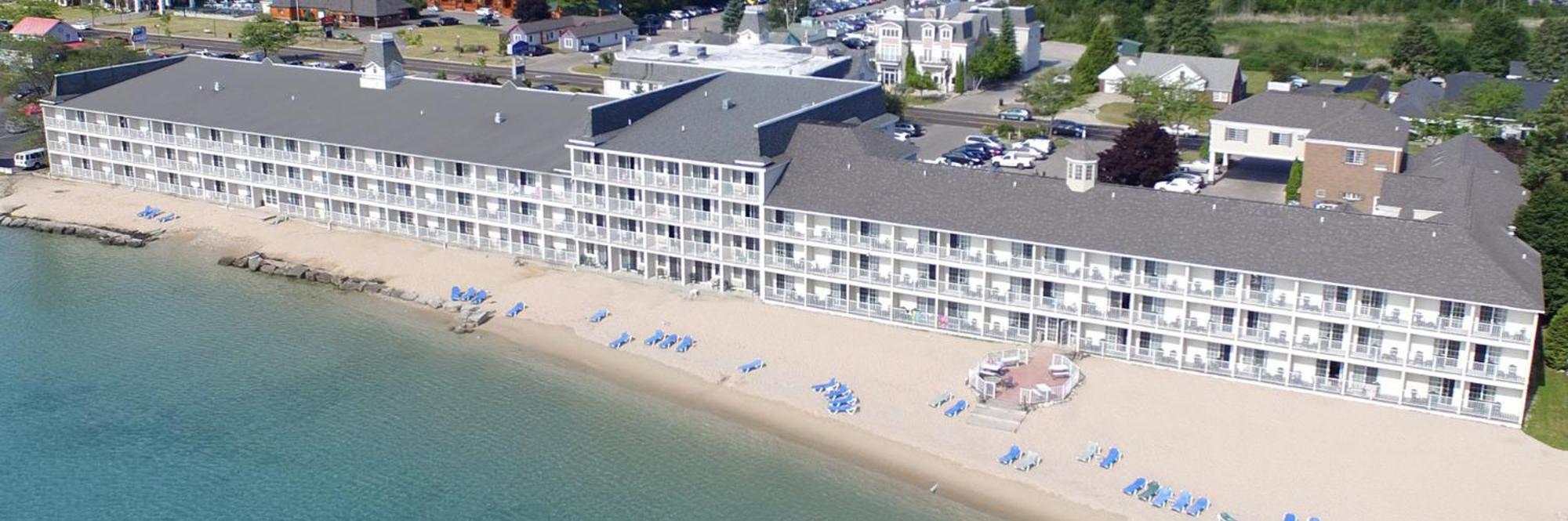 Hamilton Inn Select Beachfront Mackinaw City Exterior photo