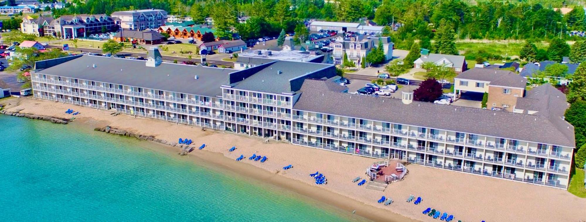 Hamilton Inn Select Beachfront Mackinaw City Exterior photo