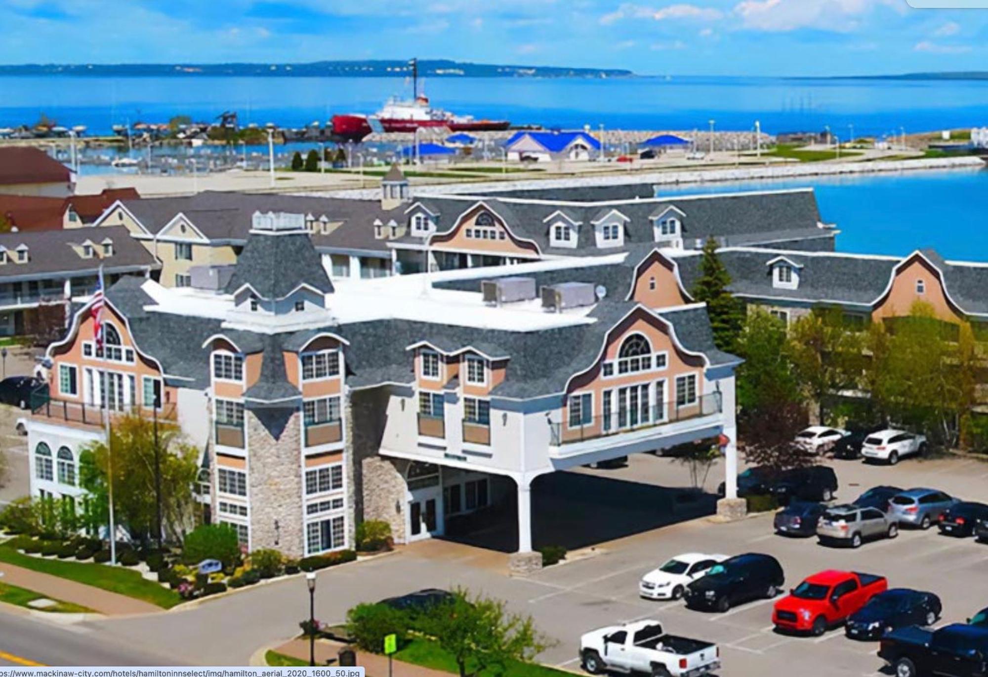 Hamilton Inn Select Beachfront Mackinaw City Exterior photo